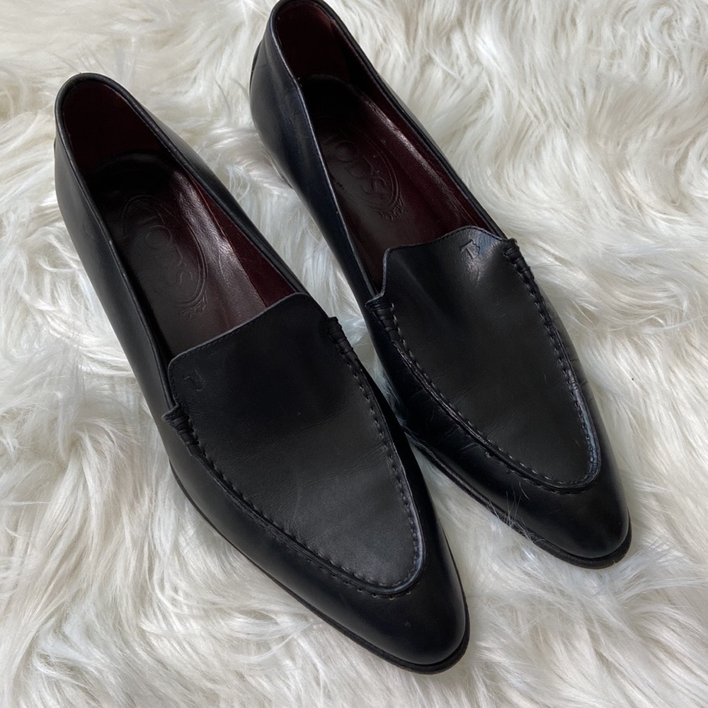 Tod’s Pointed Black Shoes With Small Heel Bump Sz 7.5